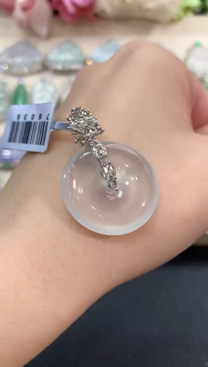 吊坠(不含链)18K金镶嵌翡翠冬日珠宝Q118