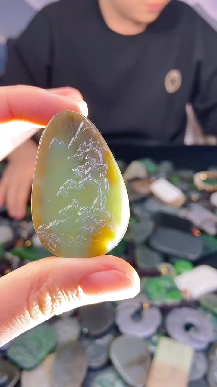 颈饰未镶嵌和田玉1