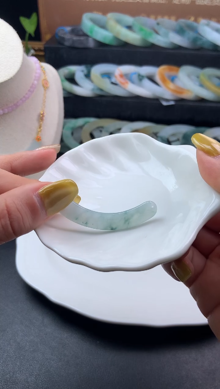 【闪购商品】翡翠颈饰未镶嵌玉璜-编绳