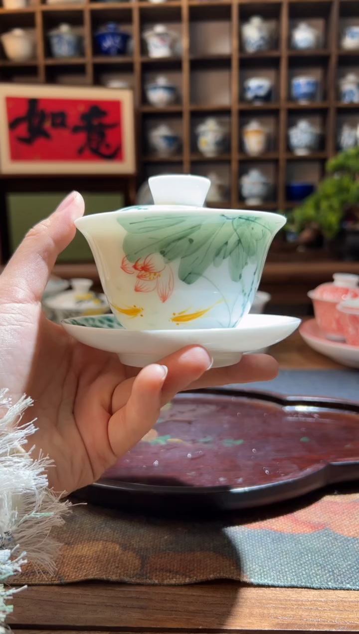 【闪购商品】五彩手绘荷花锦鲤三才盖碗