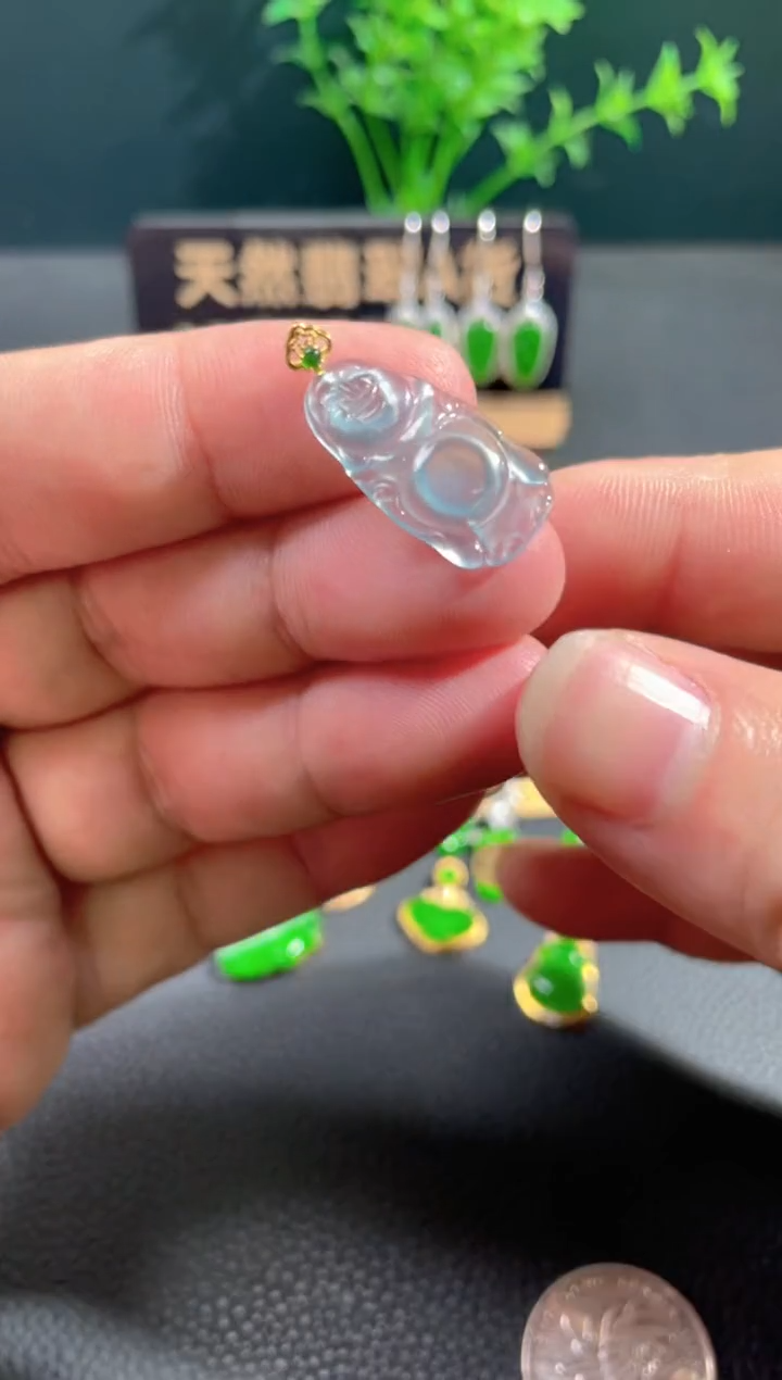 【闪购商品】翡翠颈饰18K金镶嵌翡翠