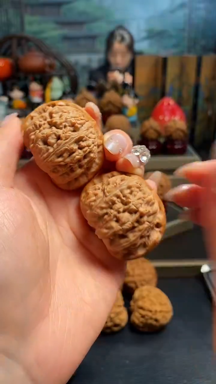 【闪购商品】文玩核桃吊坠F581白狮子44