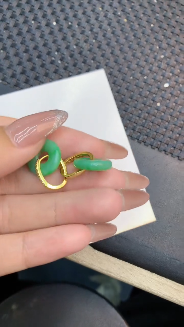 颈饰未镶嵌翡翠1