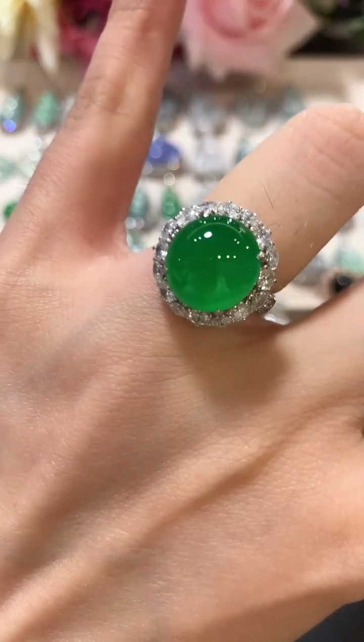 18K金镶嵌戒指翡翠s**iv1   