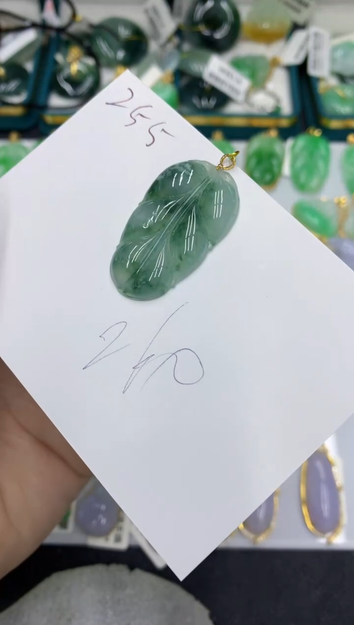 【闪购商品】翡翠颈饰18K金镶嵌号链接