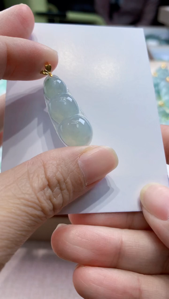 颈饰18K金镶嵌翡翠天然缅甸a货翡翠