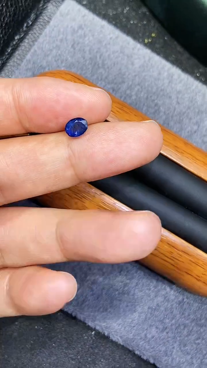 【闪购商品】定制蓝宝石定制未镶嵌天然皇家蓝1.0克拉