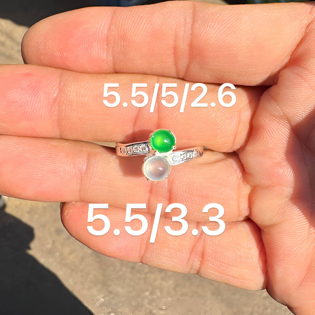 1208(小哪吒在源头)玻璃种翡翠双彩戒面干净饱满肉细荧光足M50