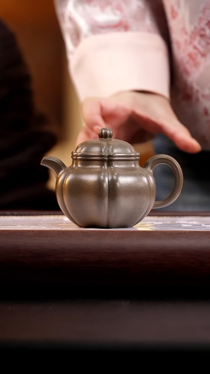  茶壶紫砂一品天青筋纹掇球