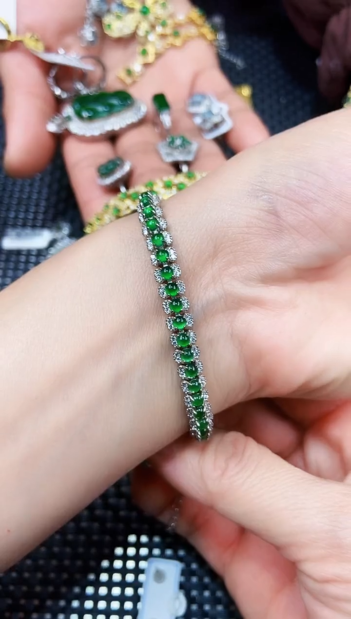 【闪购商品】翡翠手链未镶嵌111111111