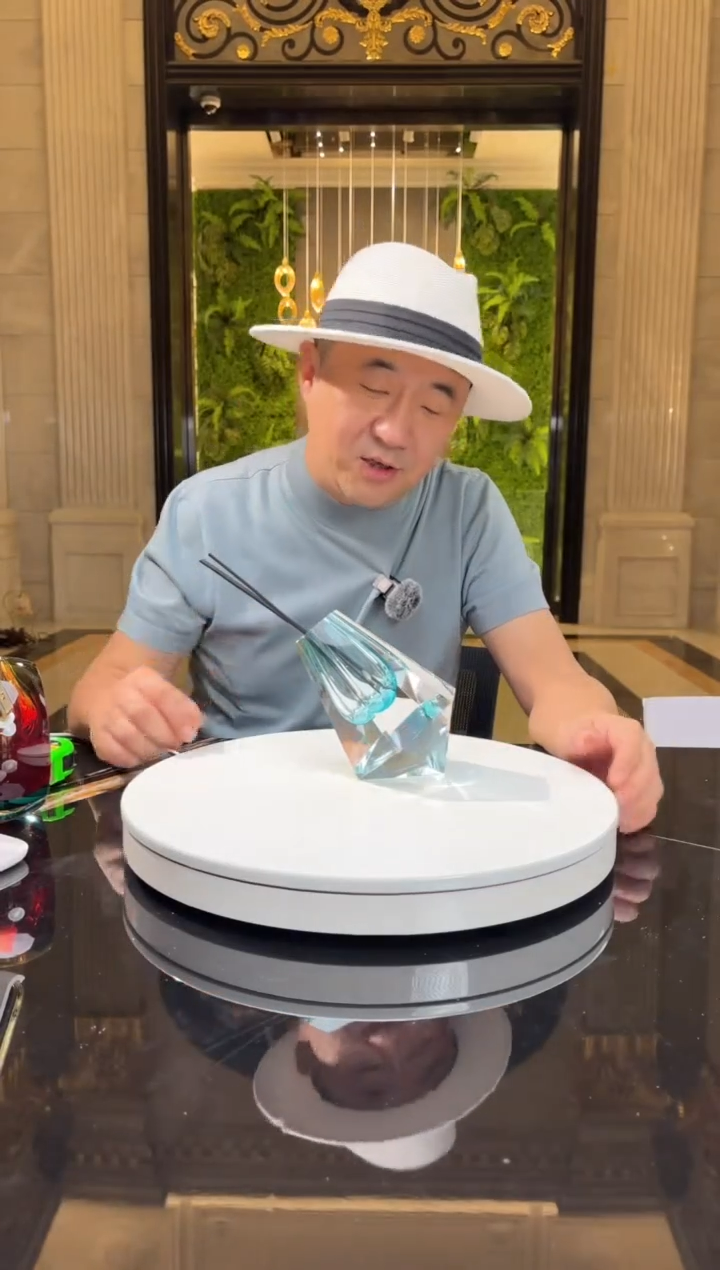 【闪购商品】摆件AJ1010036湖水蓝砖石香薰瓶