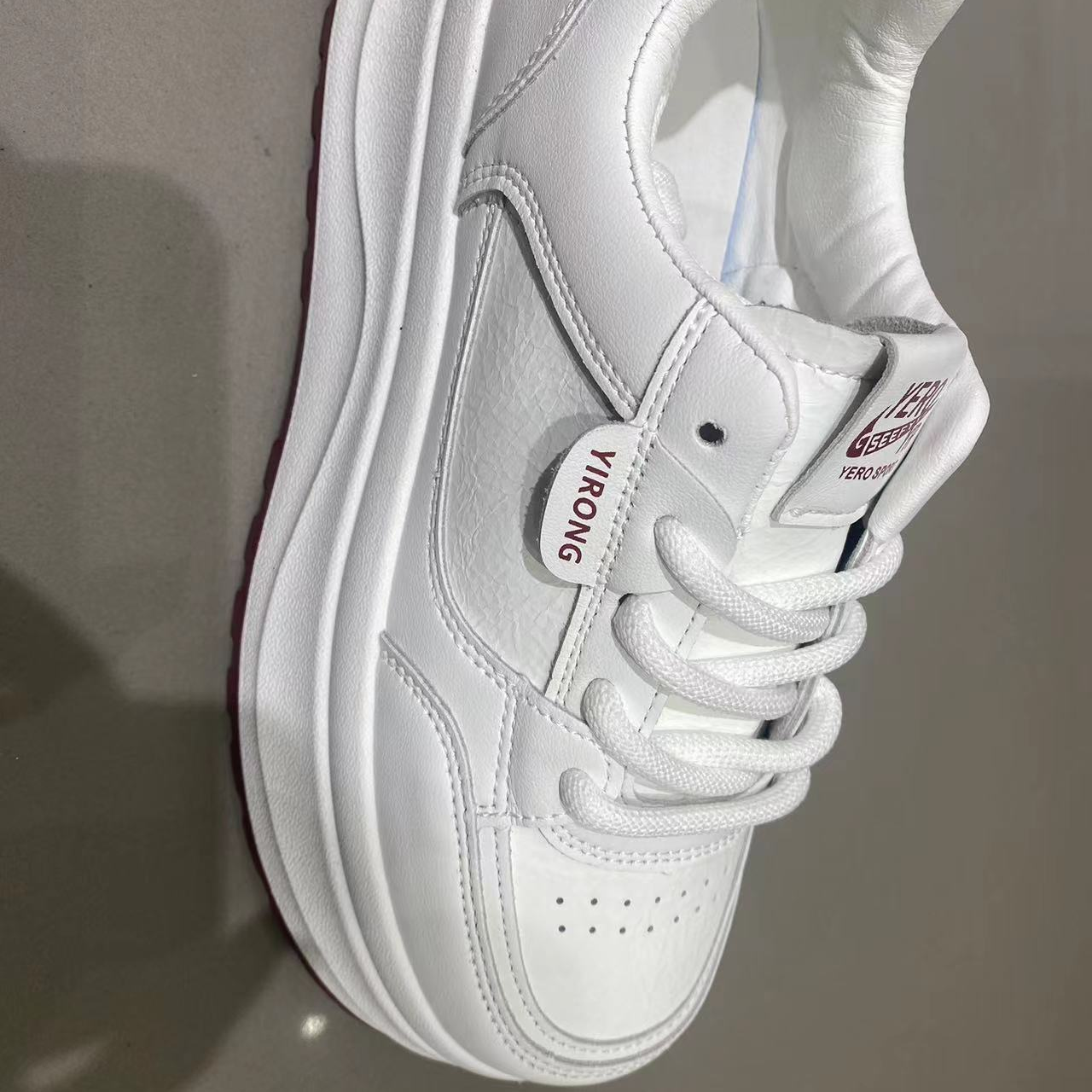 白色厚底时尚板鞋小白鞋潮流防滑女士休闲鞋女款厚底运动鞋