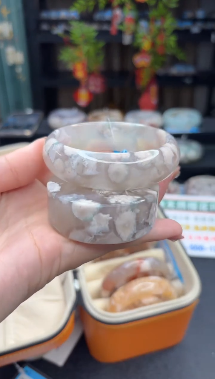 【闪购商品】石英质玉手镯未镶嵌52（56圈赠送镯心）