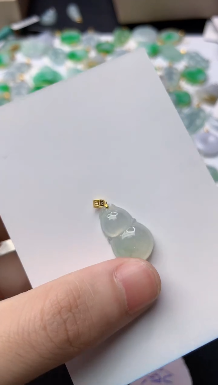 【闪购商品】翡翠颈饰18K金镶嵌26........