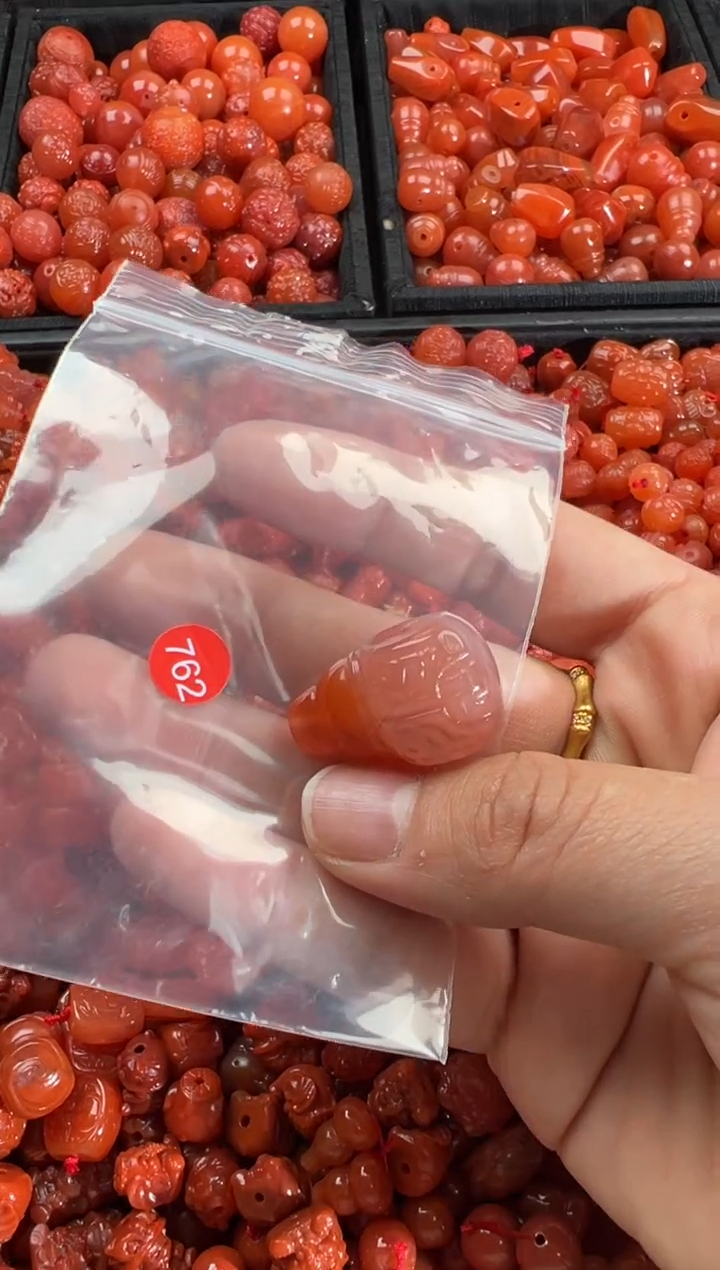 【闪购商品】南红玛瑙颈饰未镶嵌1