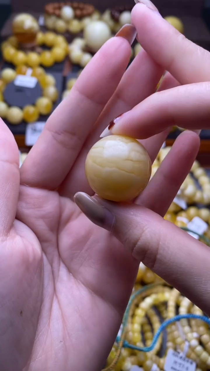 【闪购商品】琥珀裸石未镶嵌大小姐珠宝58