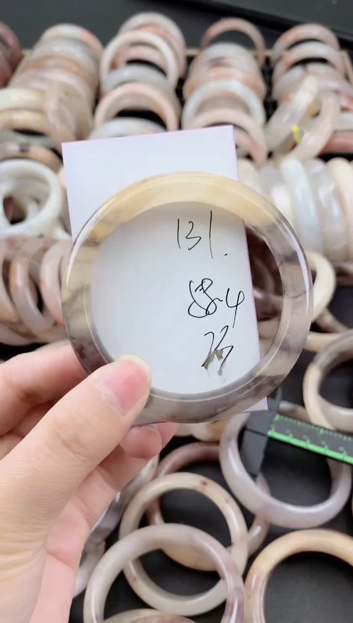 未镶嵌手镯石英质玉（金丝玉）131