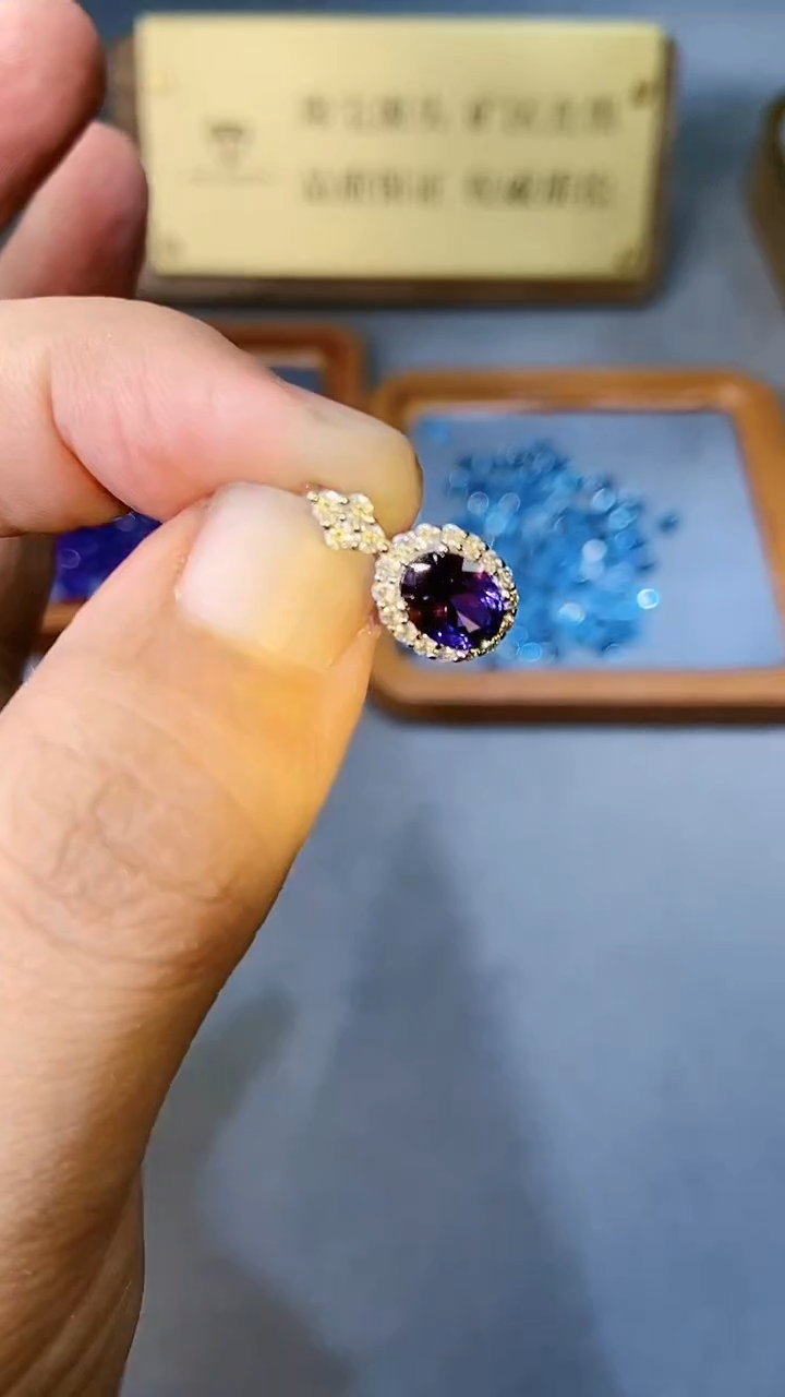 【闪购商品】彩色蓝宝石颈饰银S925镶嵌354