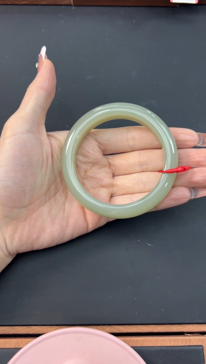 【闪购商品】和田玉手镯未镶嵌且末微色差近矿59+手镯