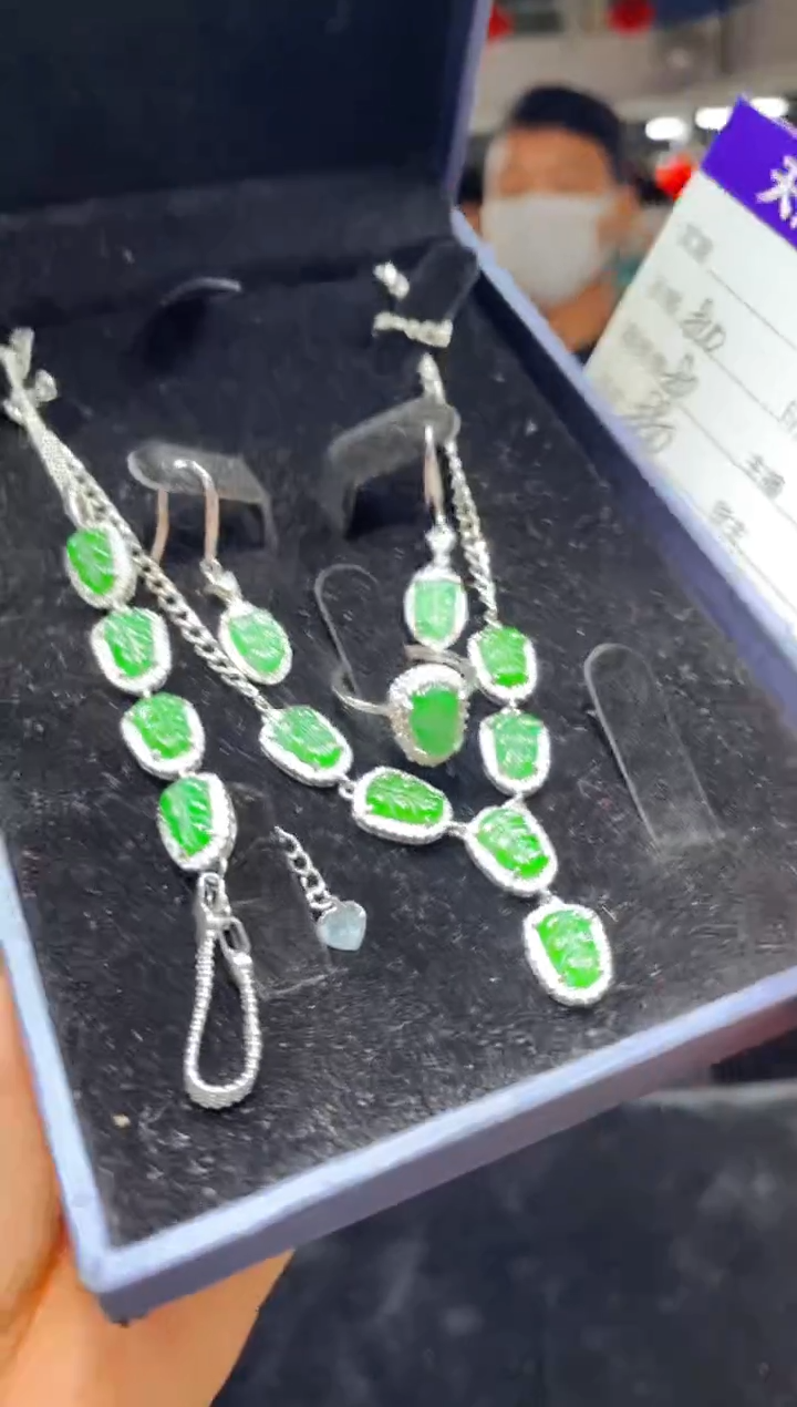 【闪购商品】翡翠套链未镶嵌0280324167多样性发货