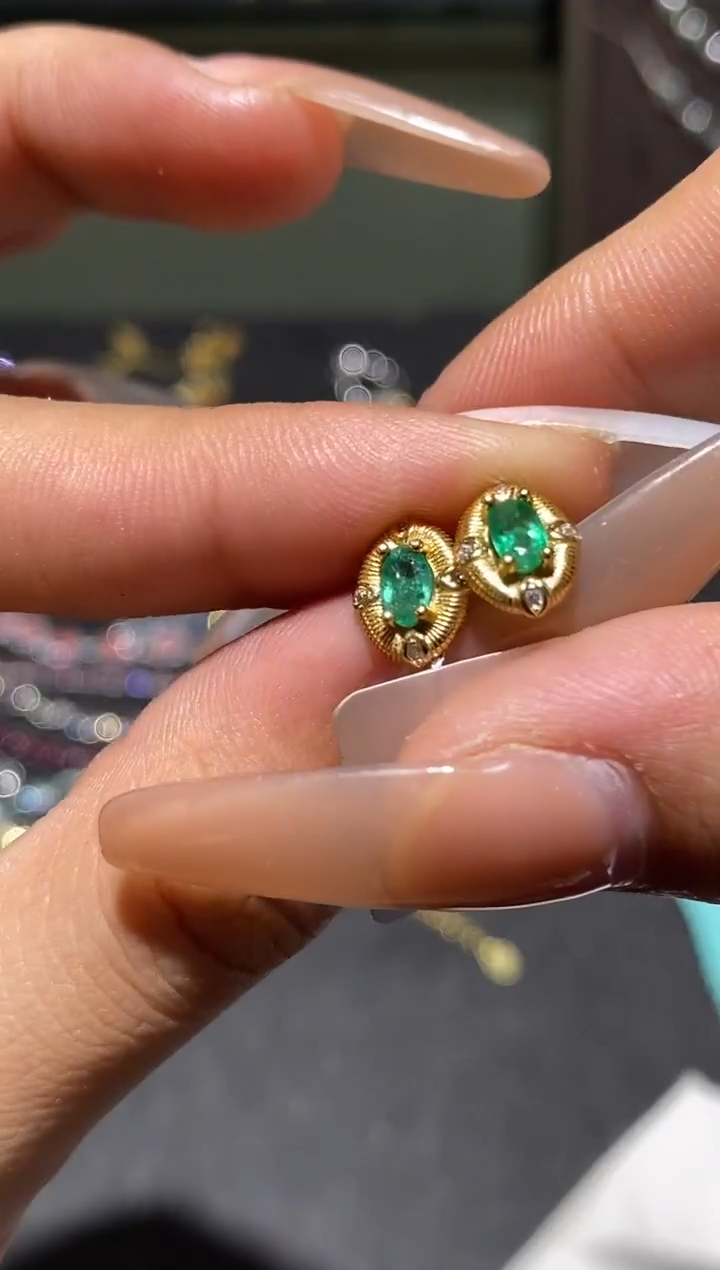 银S925镶嵌耳饰祖母绿耳钉