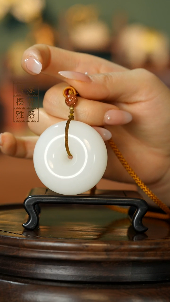 玉《平安扣手把》摆件