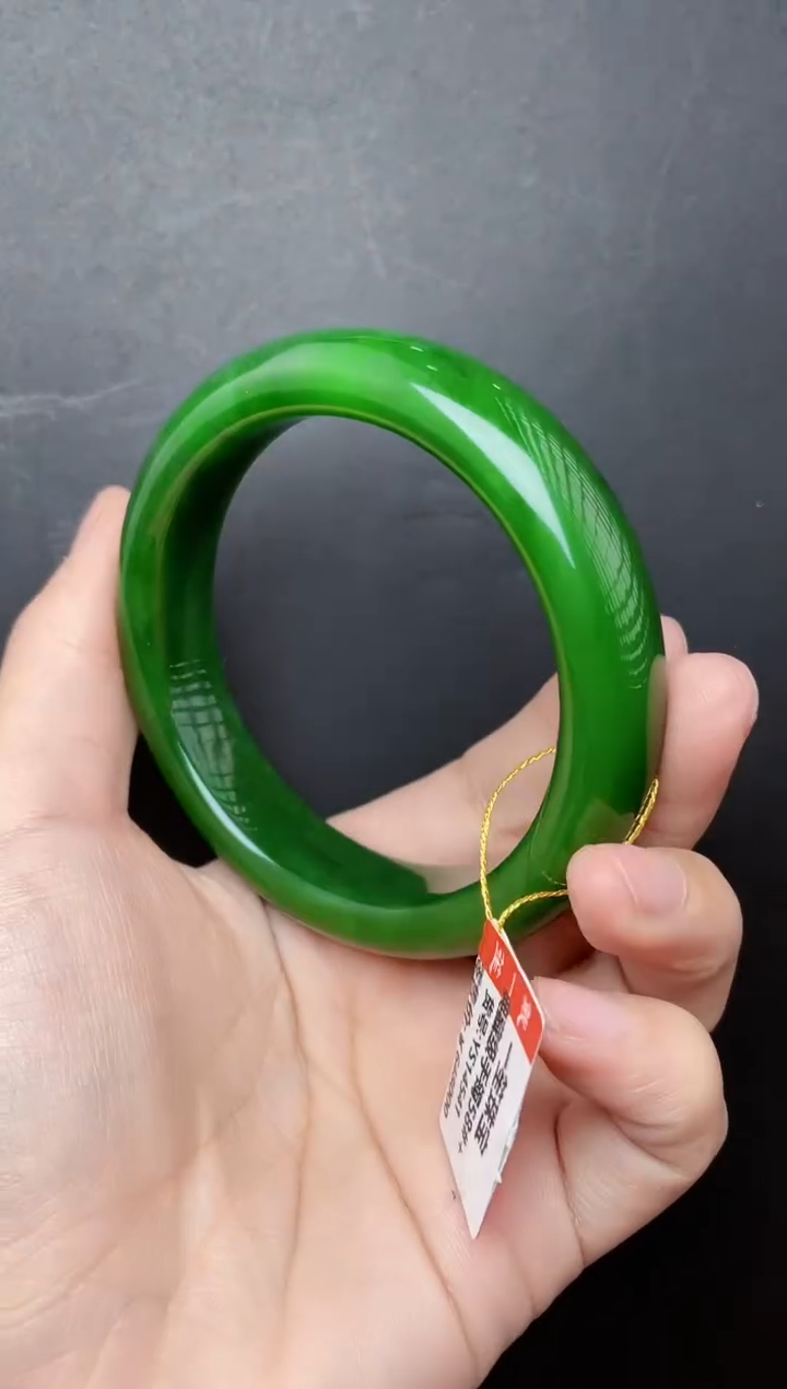 【闪购商品】和田玉手镯未镶嵌传世级辣绿手镯