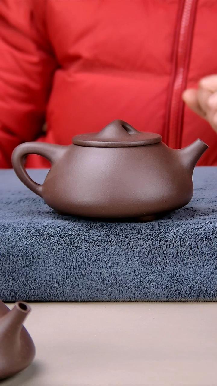 【闪购商品】紫砂茶壶240/250景中石瓢底草清