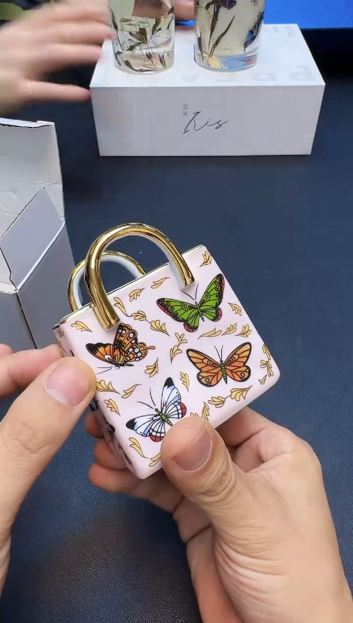 【闪购商品】瓷片全新正品一件不留@@8P93