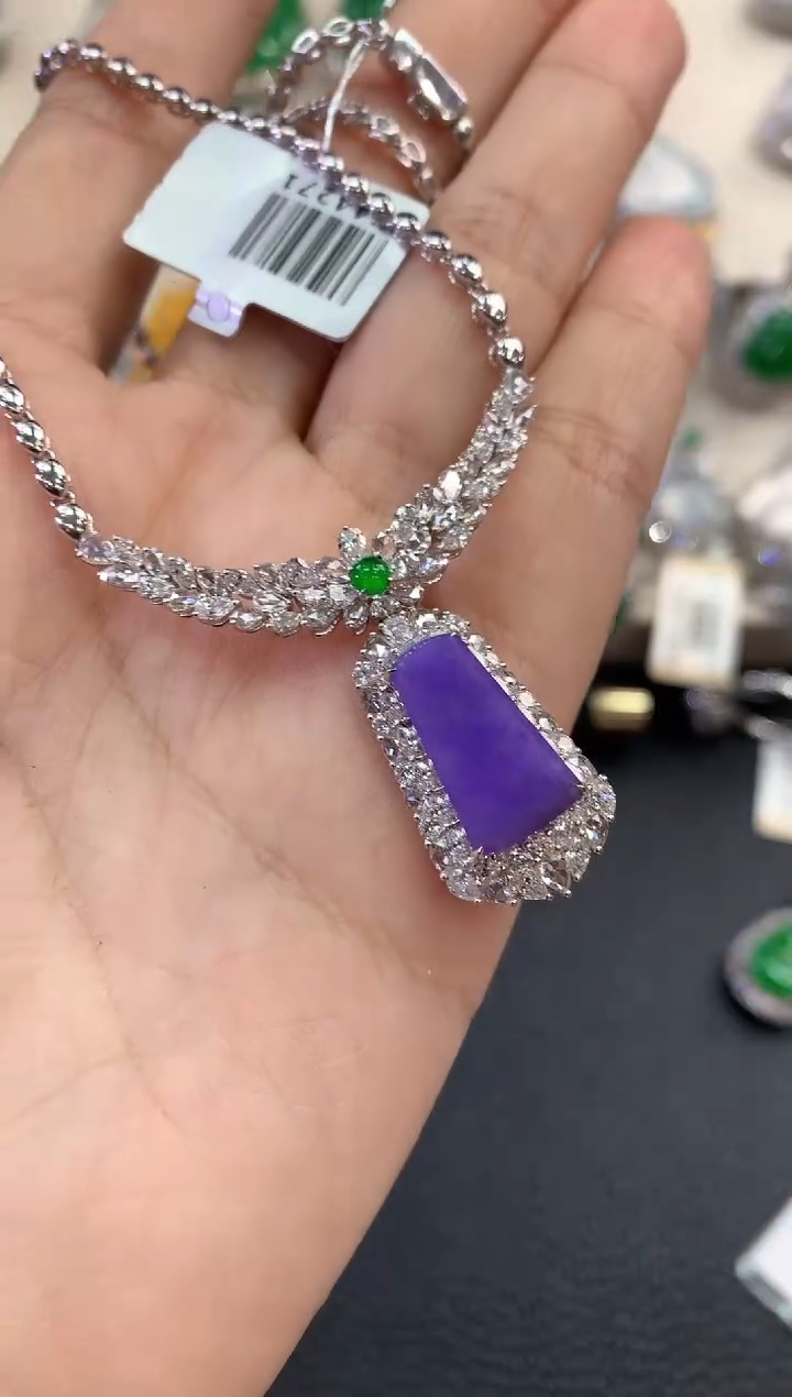 【闪购商品】翡翠吊坠(不含链)18K金镶嵌D148      