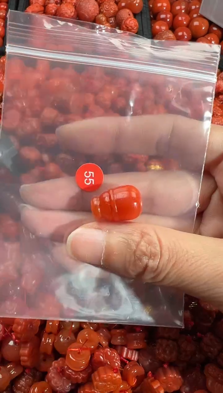 南红玛瑙未镶嵌颈饰1