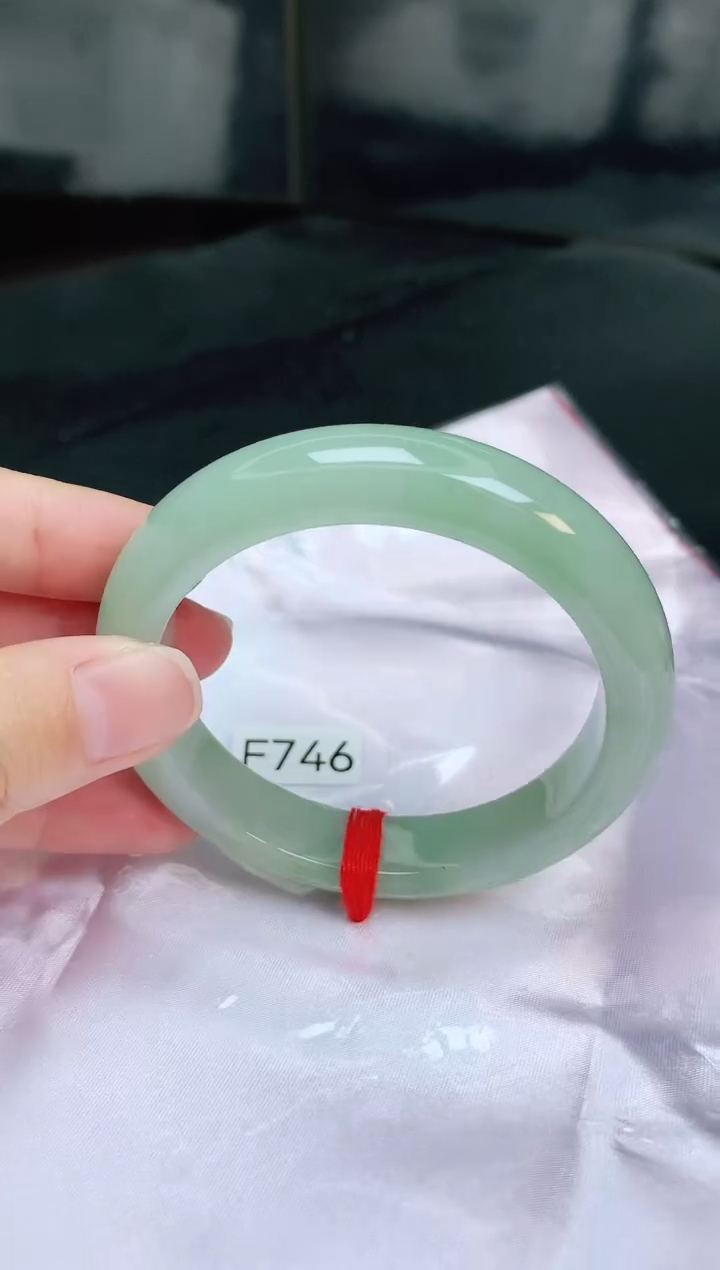翡翠未镶嵌手镯缅甸天然A货翡翠手镯