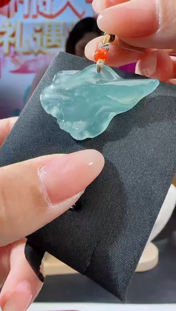 【闪购商品】翡翠吊坠(不含链)未镶嵌鱼