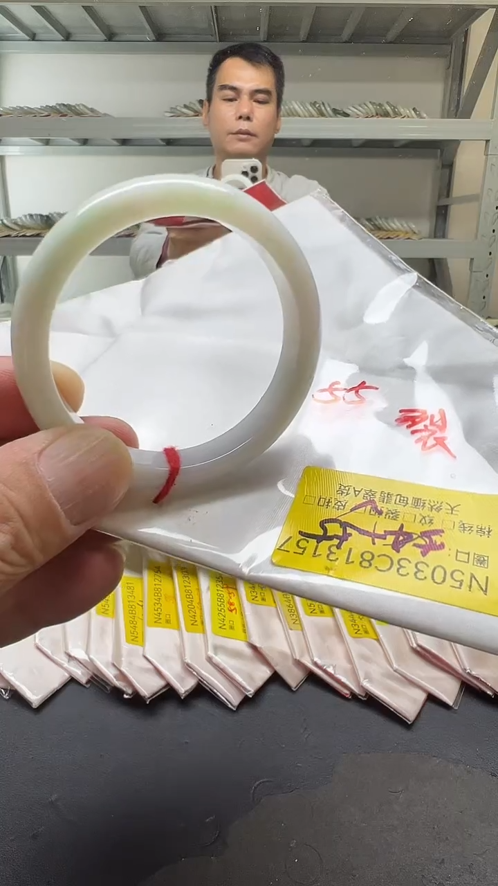 未镶嵌手镯翡翠54-55/13157