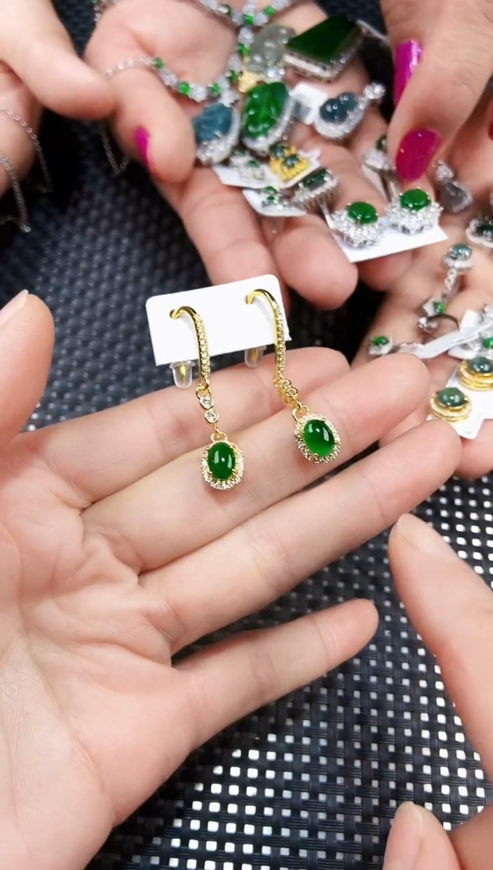 【闪购商品】翡翠耳饰未镶嵌11111111