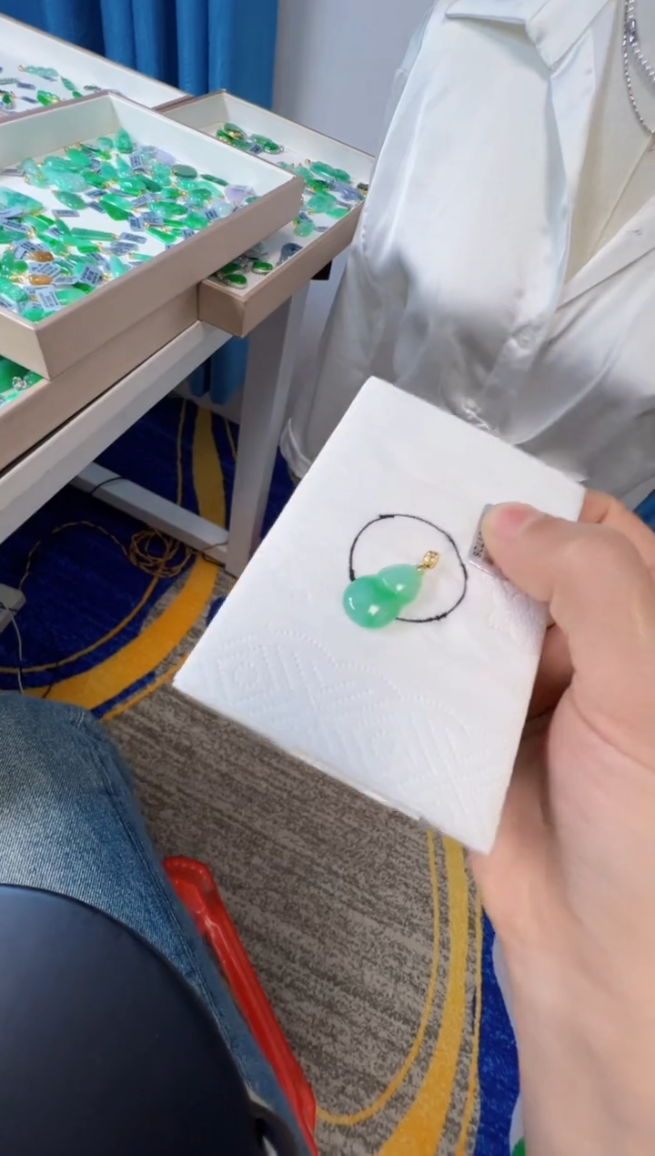 【闪购商品】定制翡翠18K金镶嵌268元