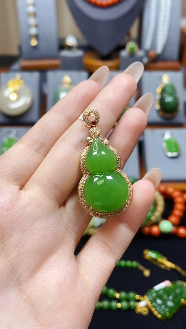 【闪购商品】和田玉苹果绿葫芦吊坠18K金镶嵌玫瑰金色