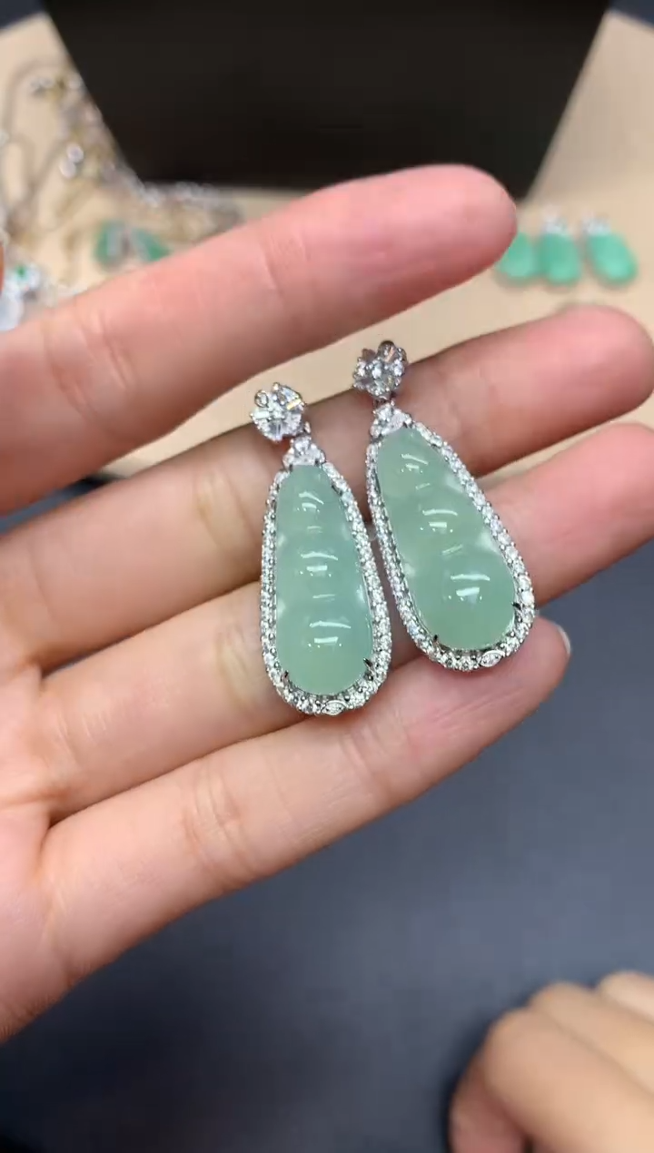 【闪购商品】翡翠吊坠(不含链)银S925镶嵌福豆【多样性发其一】