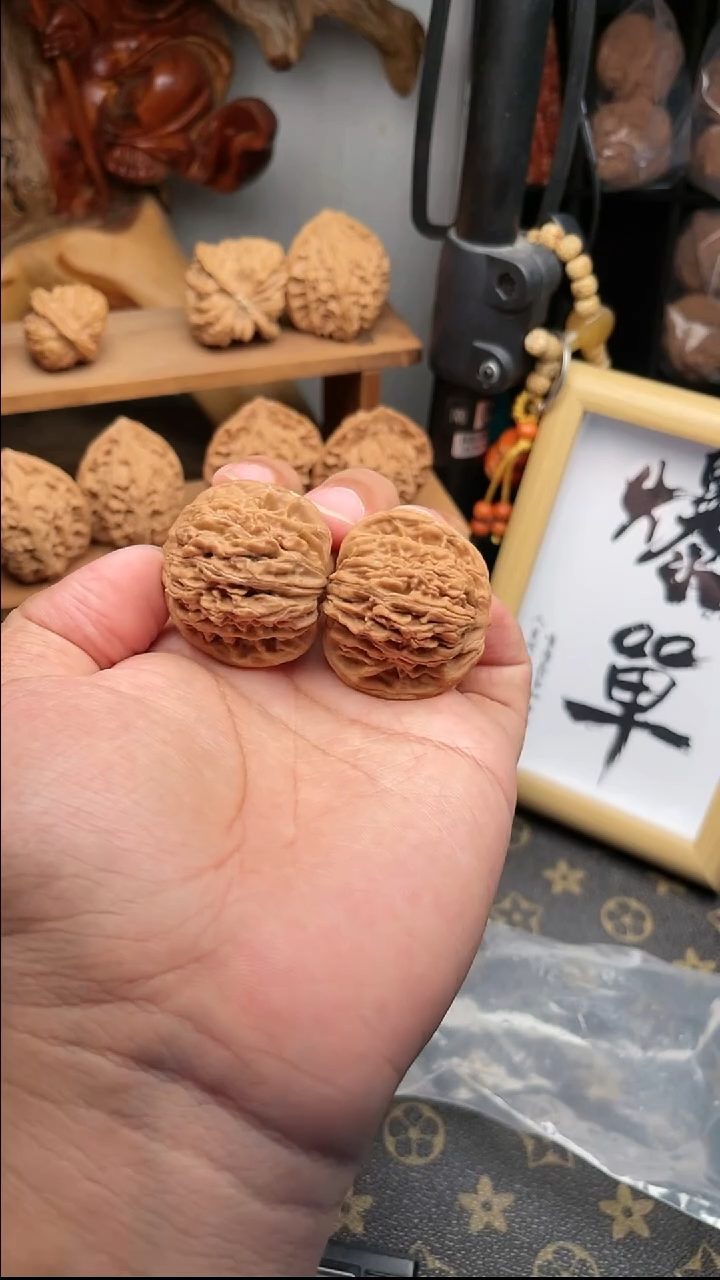 文玩核桃吊坠四座楼40