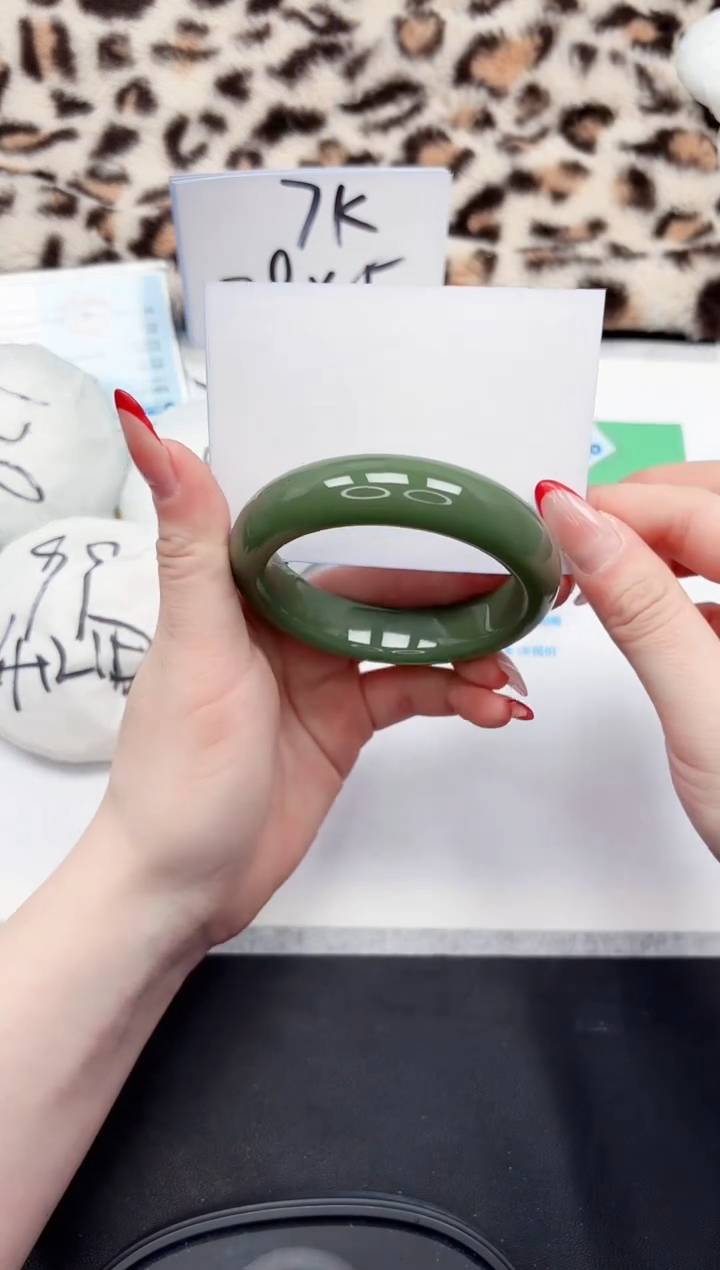 【闪购商品】石英质玉手镯未镶嵌90-57.8