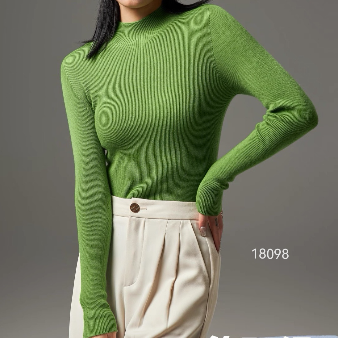 18098（部分无水洗唛，介意慎拍） WANGDAN半高领净版无缝打底针织衫