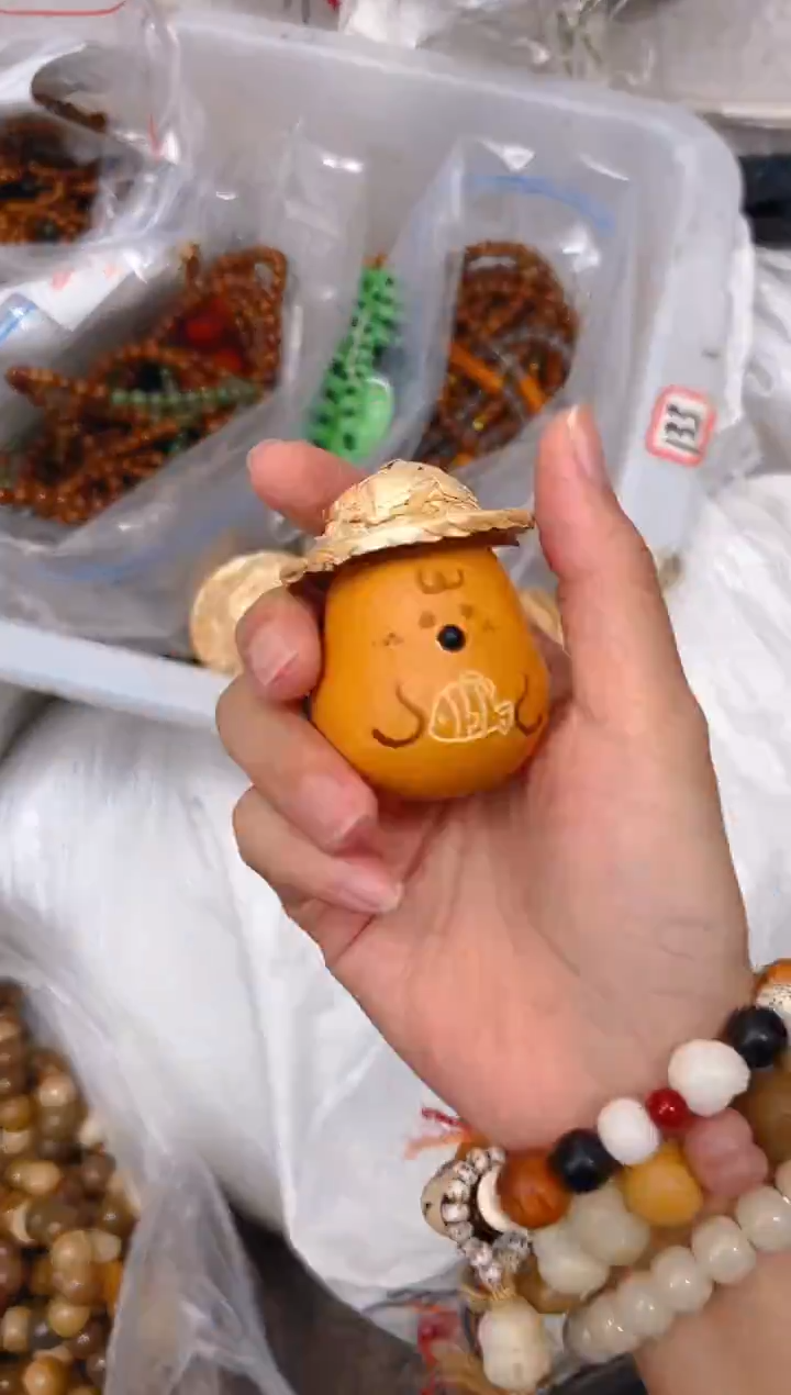 吊坠菩提根/象牙果帽子葫芦一个