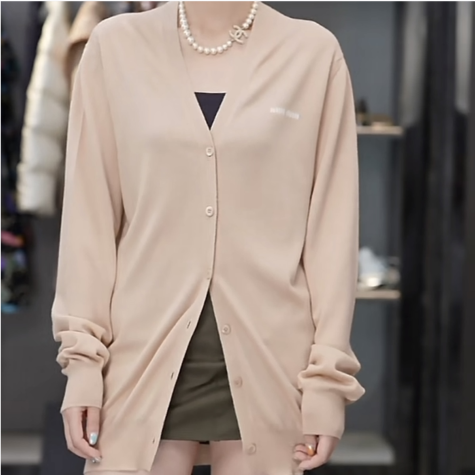 未使用 MIU MIU/缪缪 汤/P225479181/开衫 40码