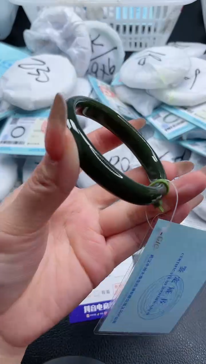 【闪购商品】和田玉手镯未镶嵌22S116-55