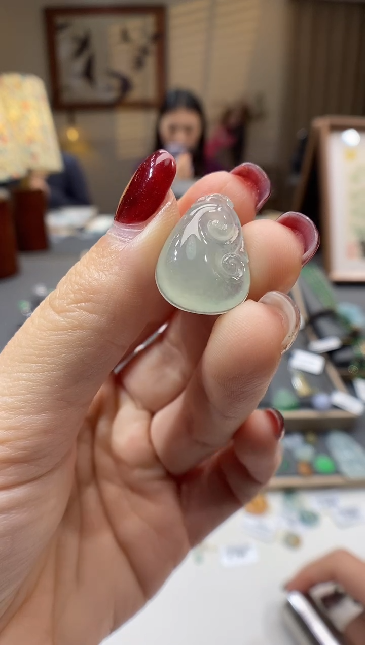 【闪购商品】翡翠颈饰未镶嵌如意