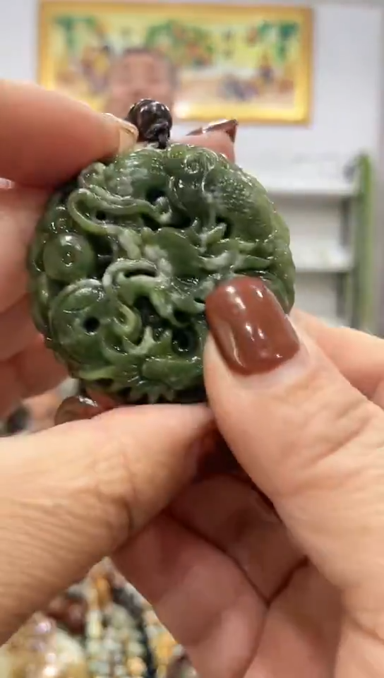 未镶嵌岫玉挂件 