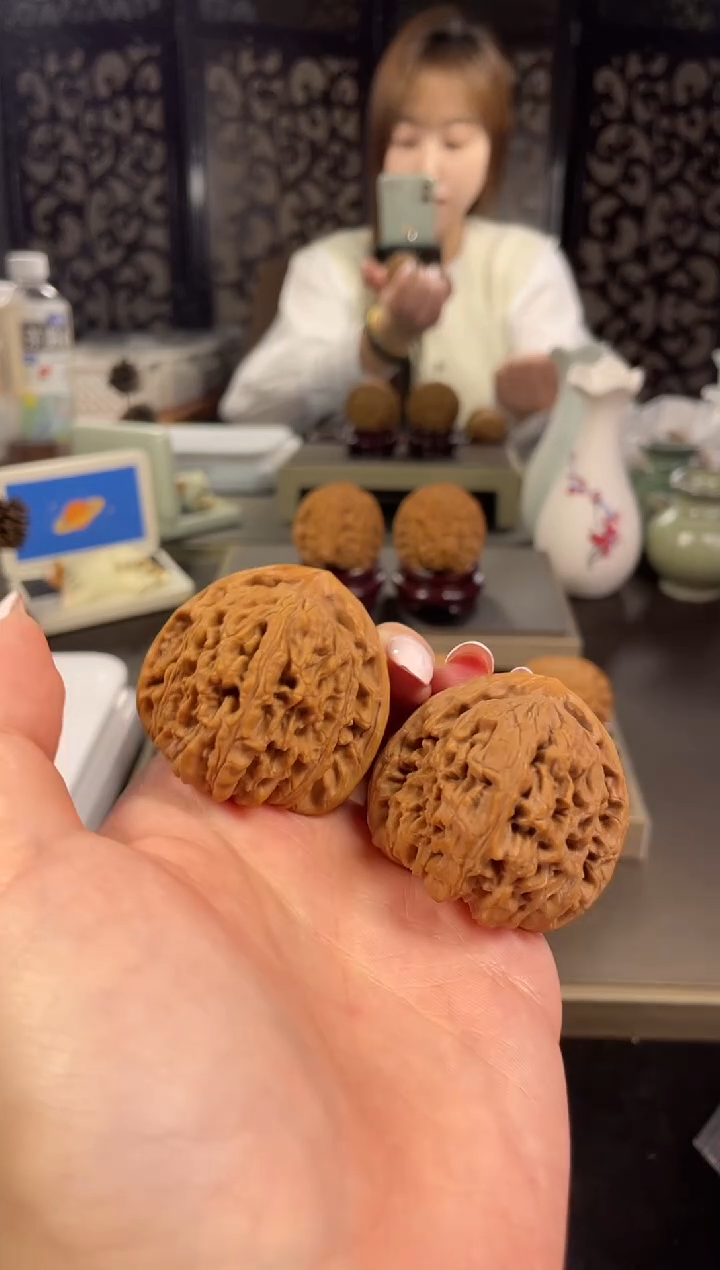 【闪购商品】文玩核桃把件南疆石42尺-6