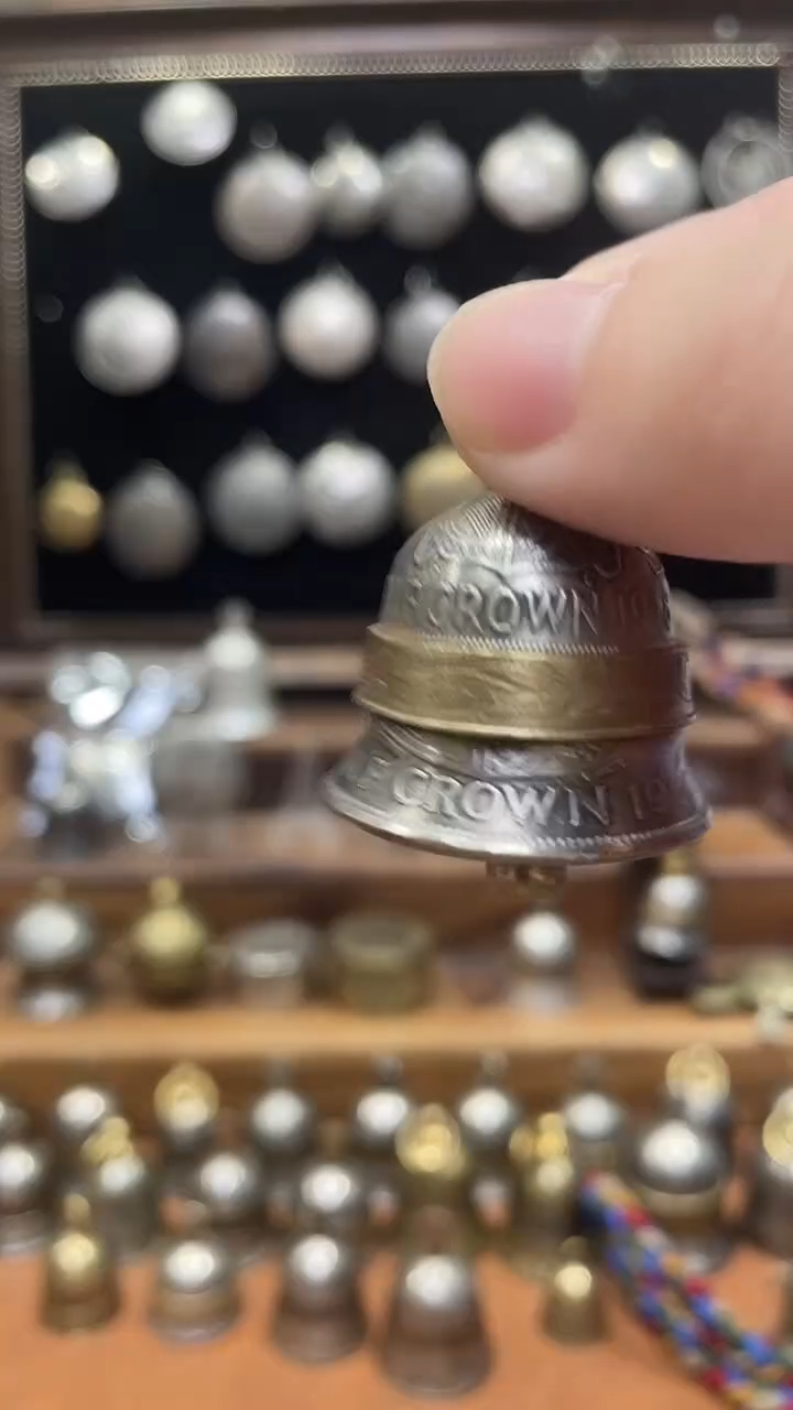 英国半克朗硬币喇叭口铃铛老款全品配绳