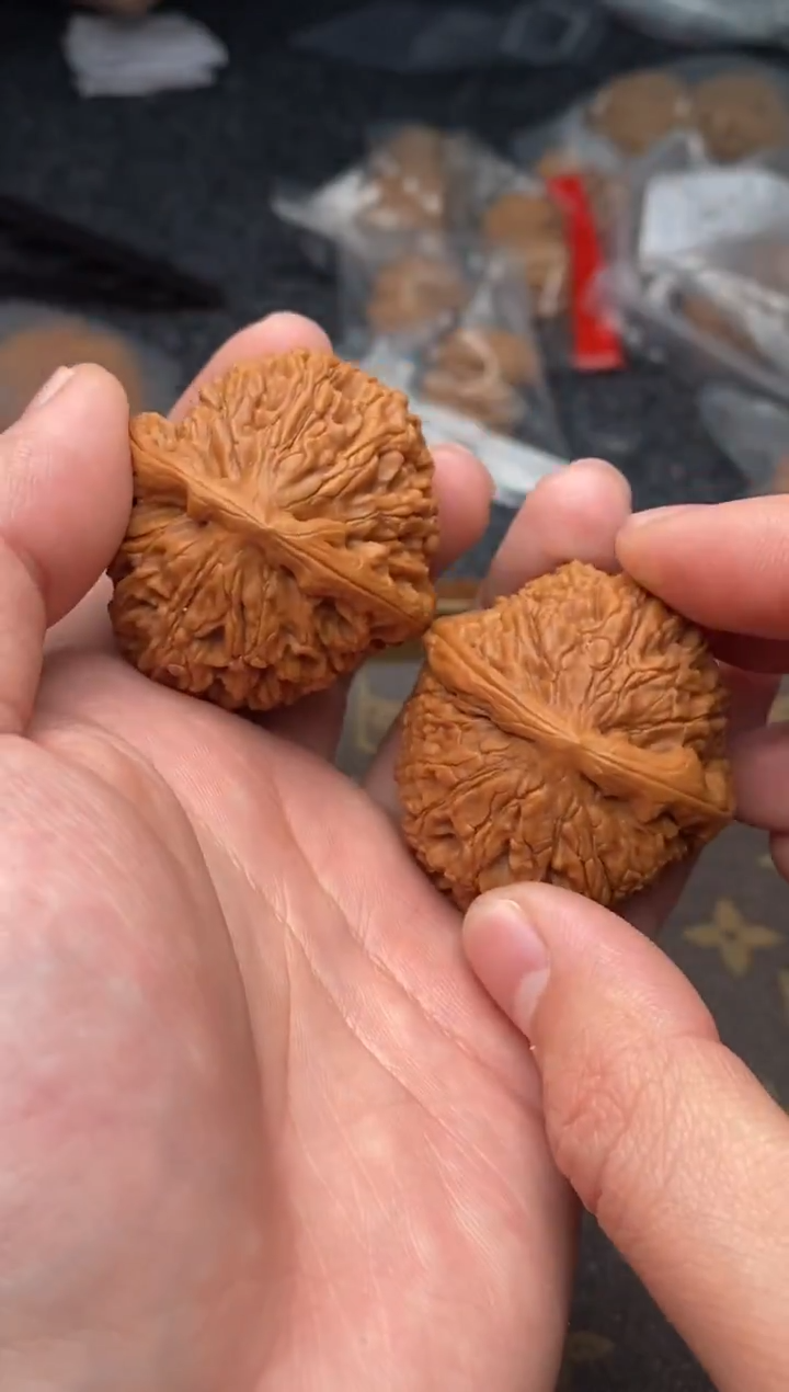 【闪购商品】文玩核桃把件G159号40尺水龙纹