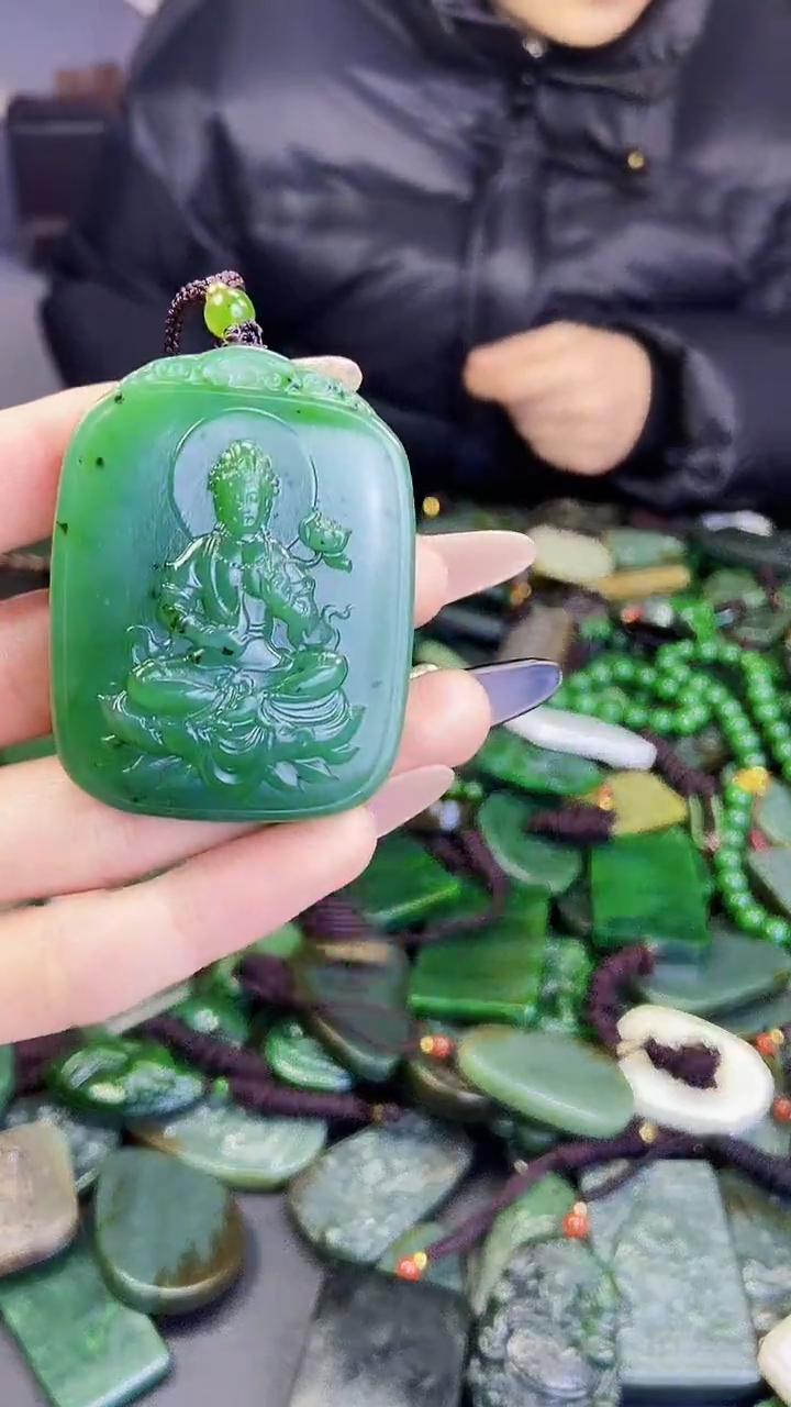 颈饰未镶嵌和田玉1